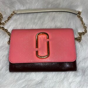 Marc Jacobs Snapshot wallet with chain body strap.